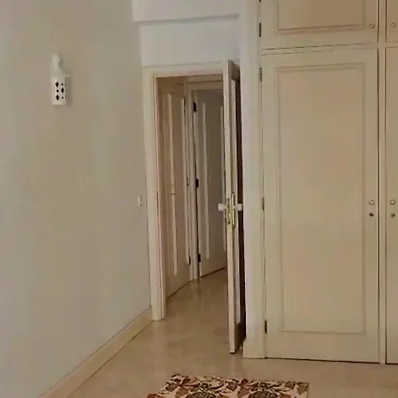 Completo No Centro De Βιλαμούρα